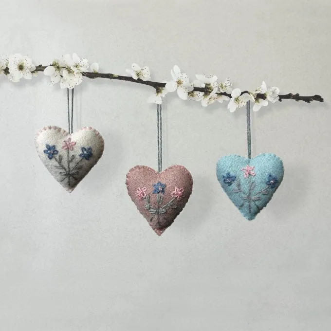 Embroidered Heart | Cream