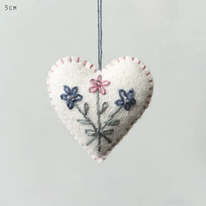 Embroidered Heart | Cream